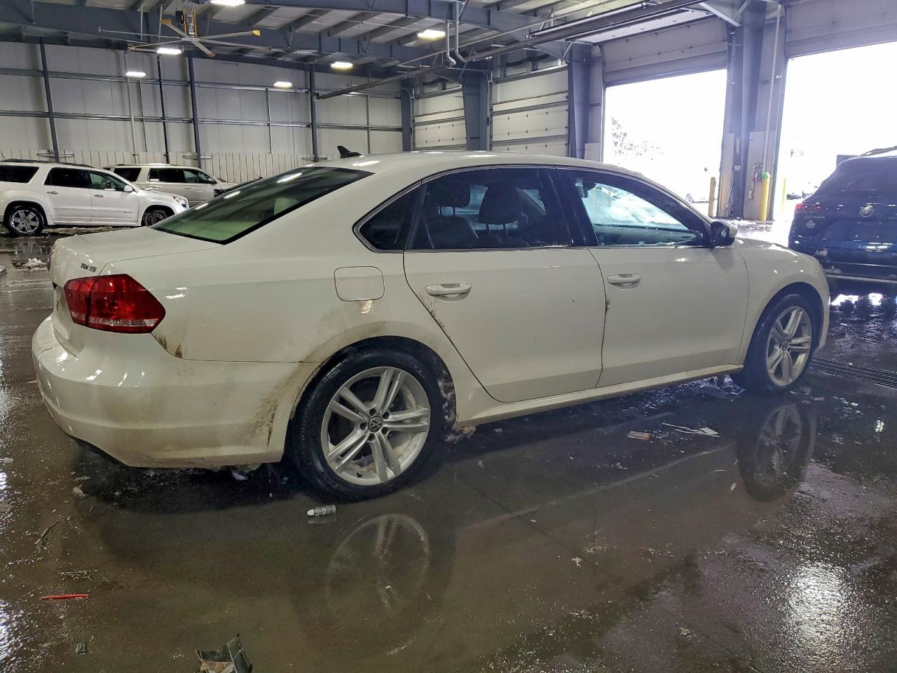 2014 VOLKSWAGEN PASSAT SE photo 3
