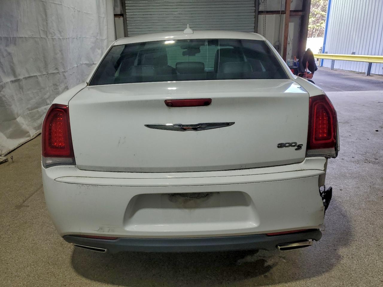 2019 CHRYSLER 300 S photo 6