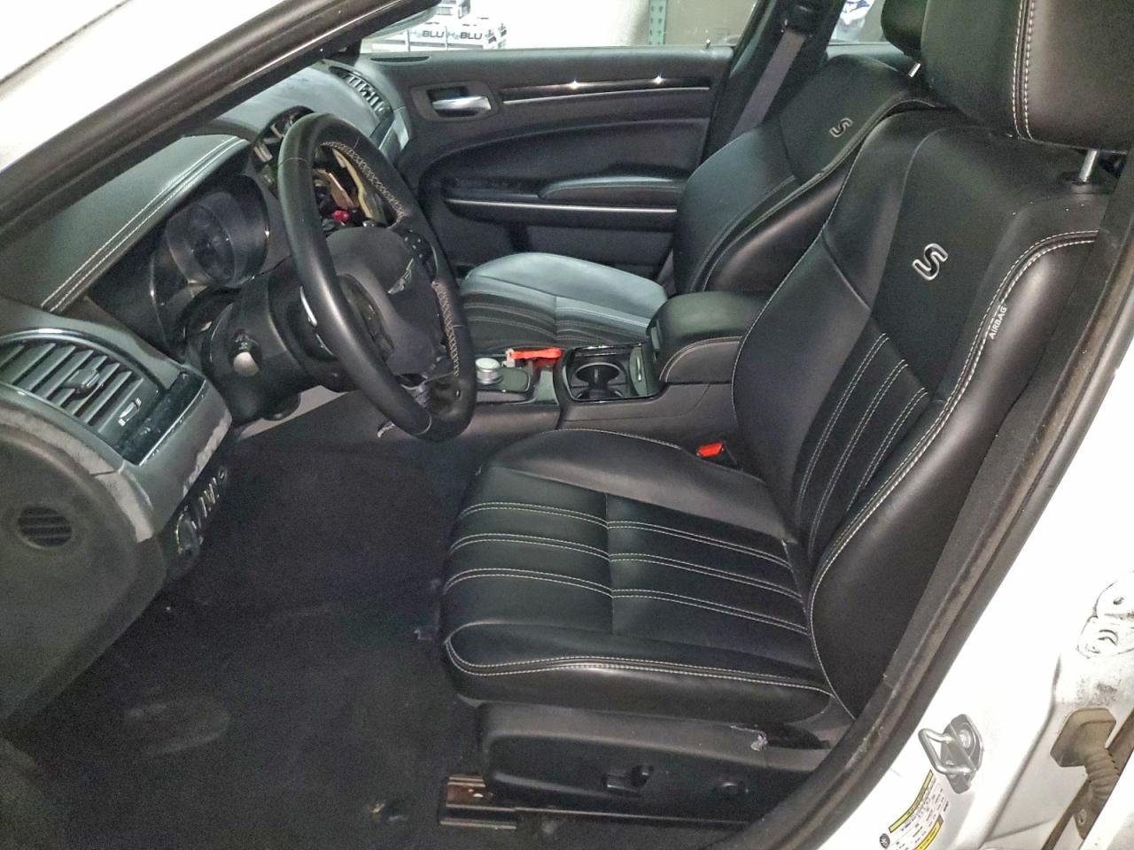 2019 CHRYSLER 300 S photo 7