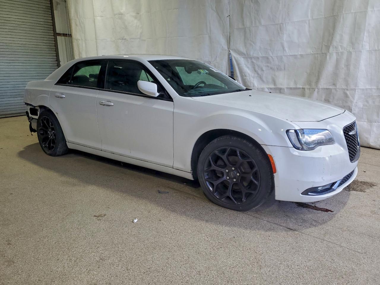 2019 CHRYSLER 300 S photo 4