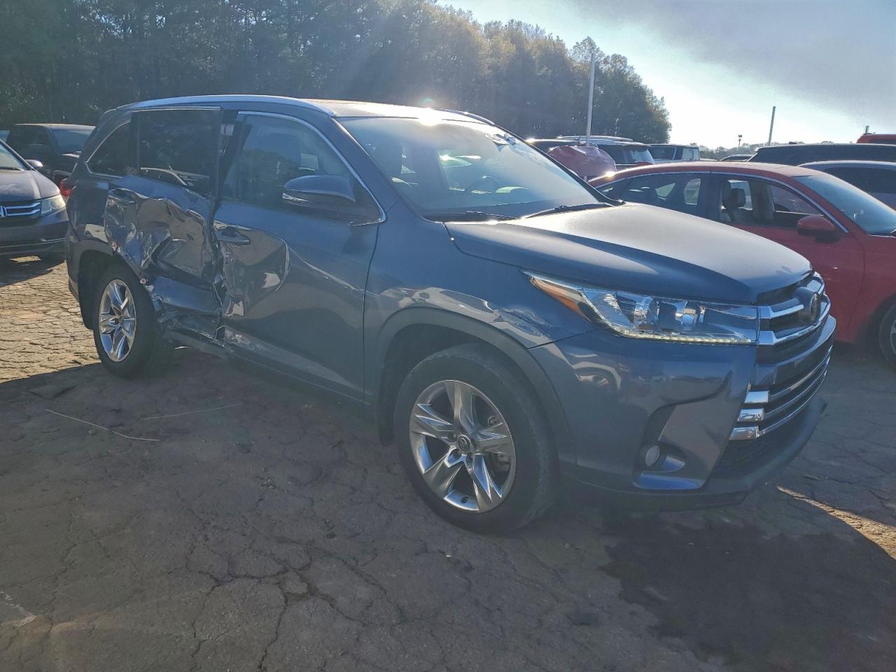 2018 TOYOTA HIGHLANDER LIMITED photo 4