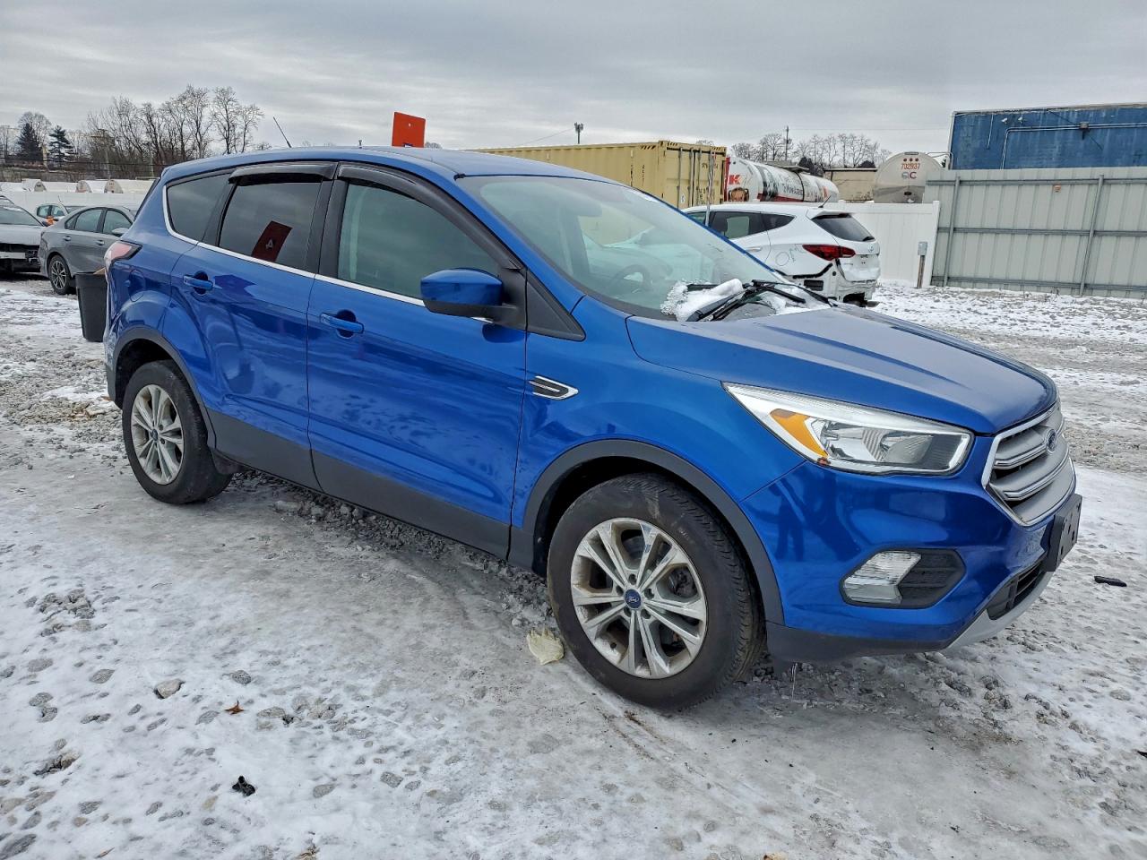 2017 FORD ESCAPE SE photo 4