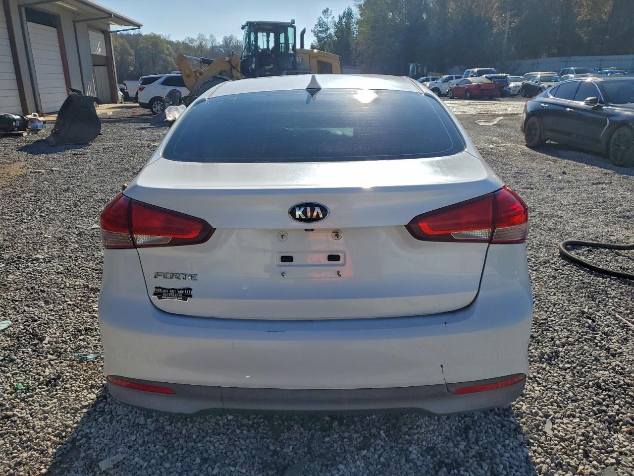 2017 KIA FORTE LX photo 6