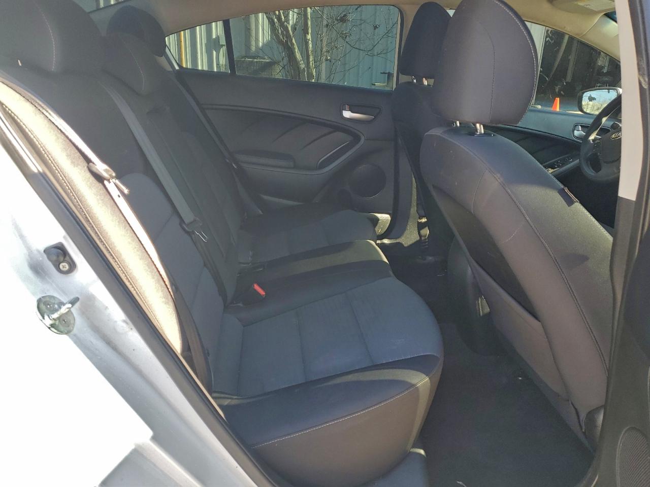 2017 KIA FORTE LX photo 10