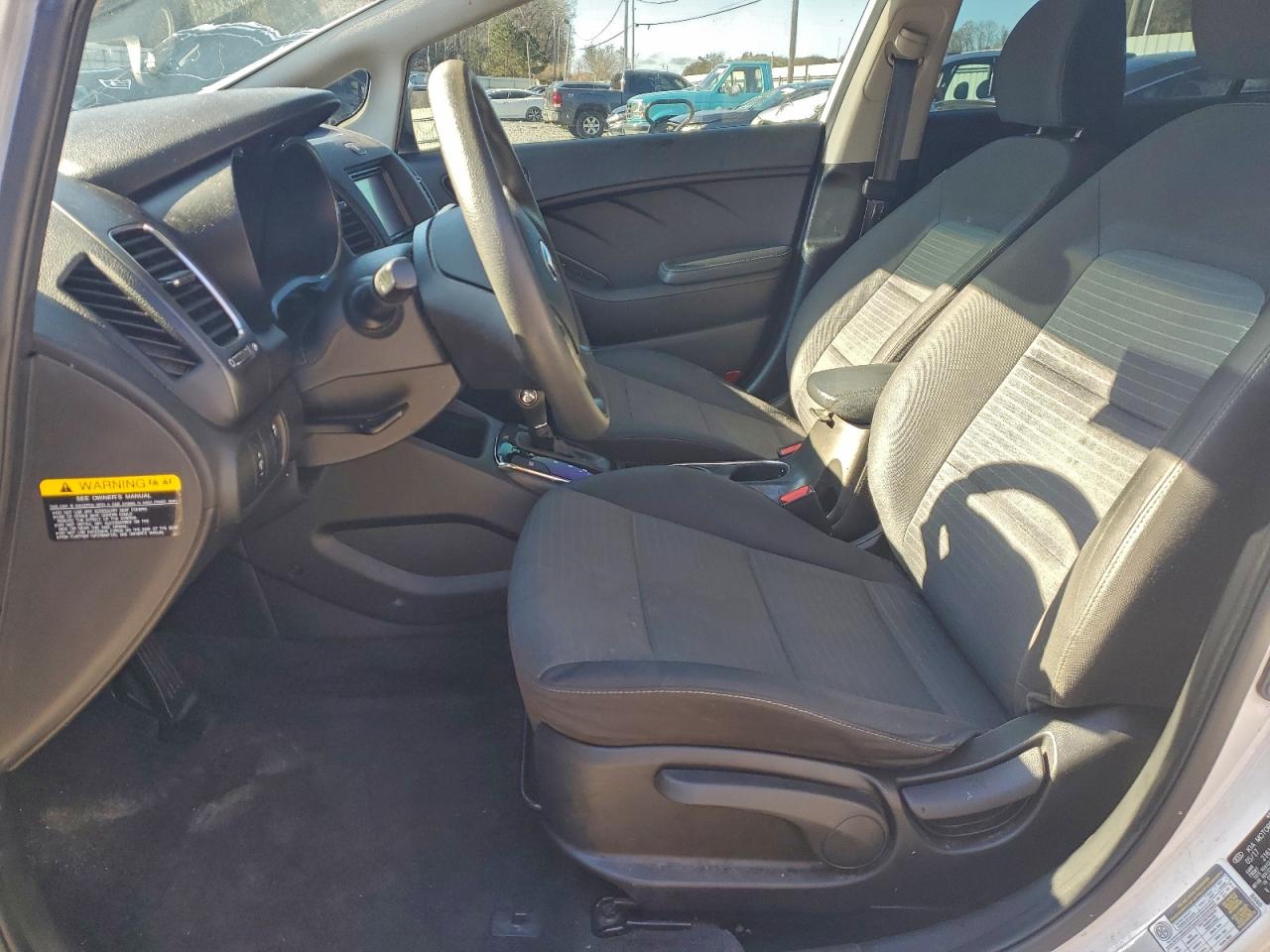 2017 KIA FORTE LX photo 7