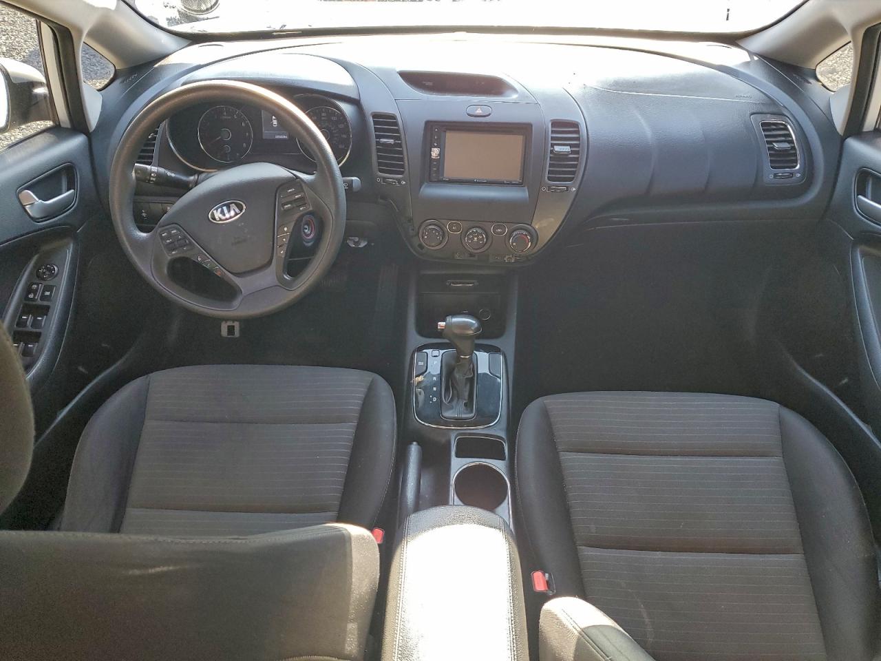 2017 KIA FORTE LX photo 8