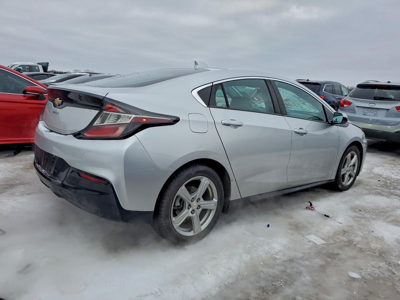 2017 CHEVROLET VOLT LT photo 3