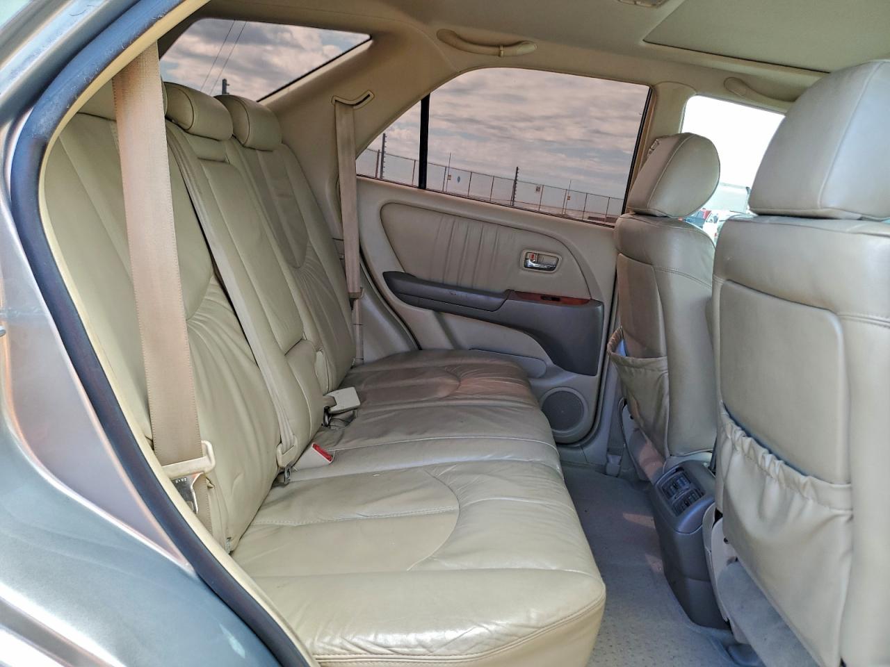 2002 LEXUS RX 300 photo 11