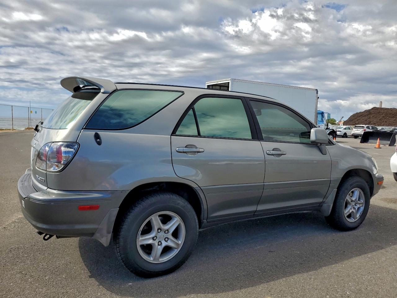 2002 LEXUS RX 300 photo 3