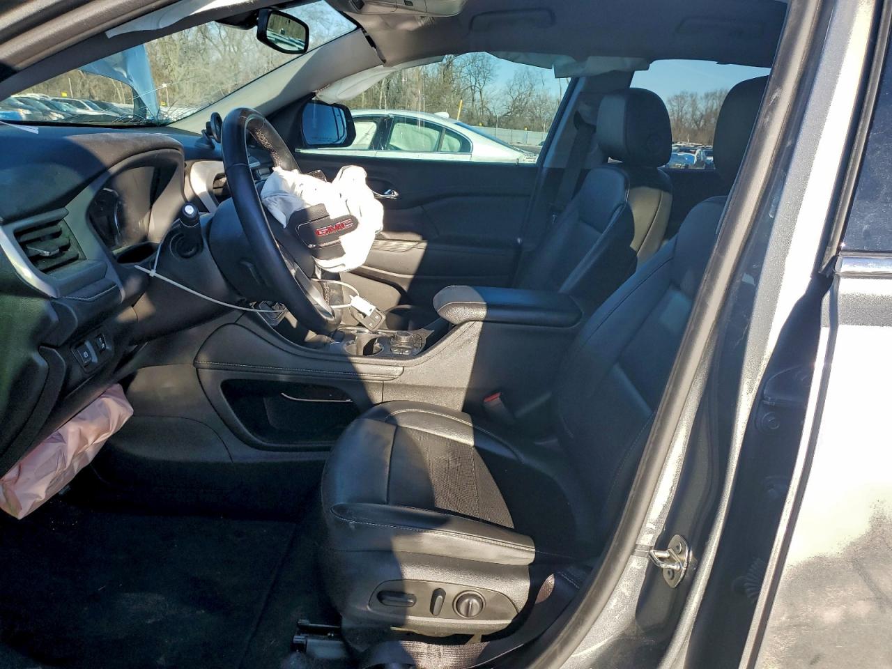 2023 GMC ACADIA SLT photo 7
