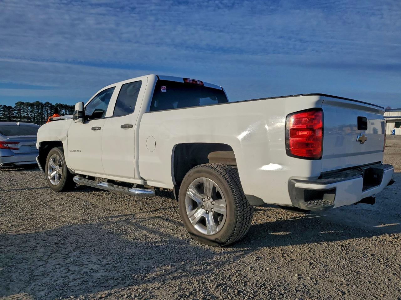 2016 CHEVROLET SILVERADO C1500 CUSTOM photo 2