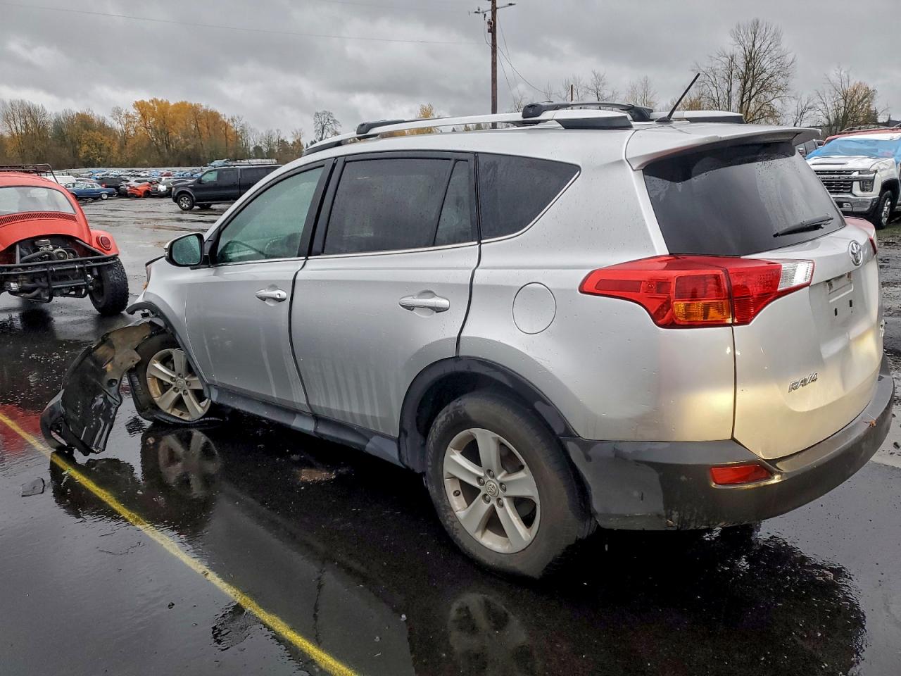 2013 TOYOTA RAV4 XLE photo 2