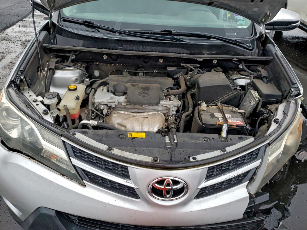 2013 TOYOTA RAV4 XLE photo 11