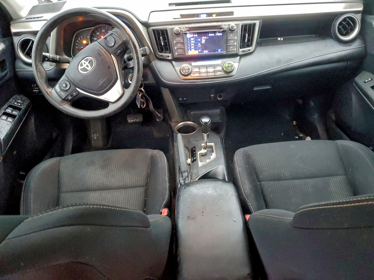 2013 TOYOTA RAV4 XLE photo 8