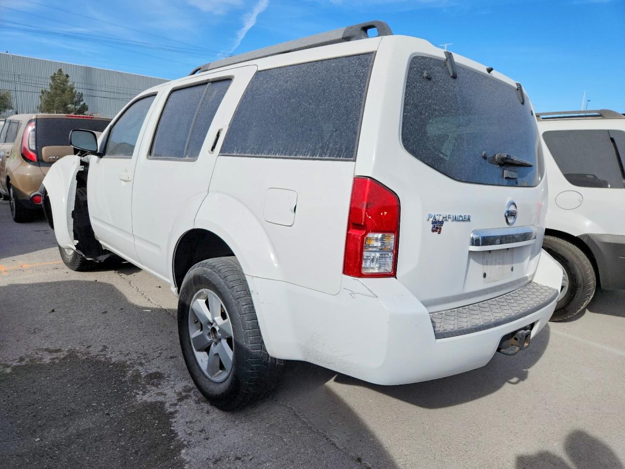 2008 NISSAN PATHFINDER S photo 2