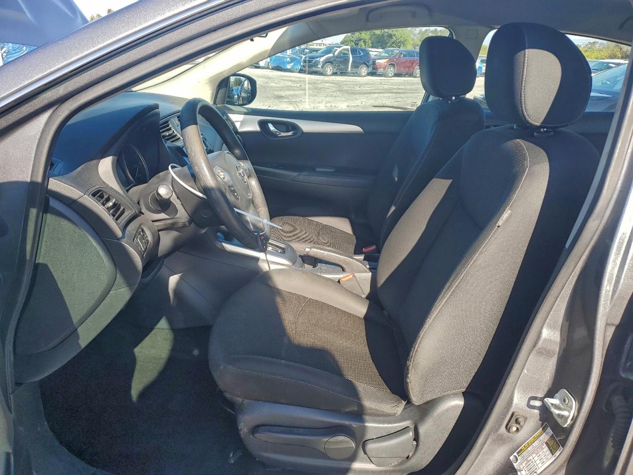 2019 NISSAN SENTRA S photo 7