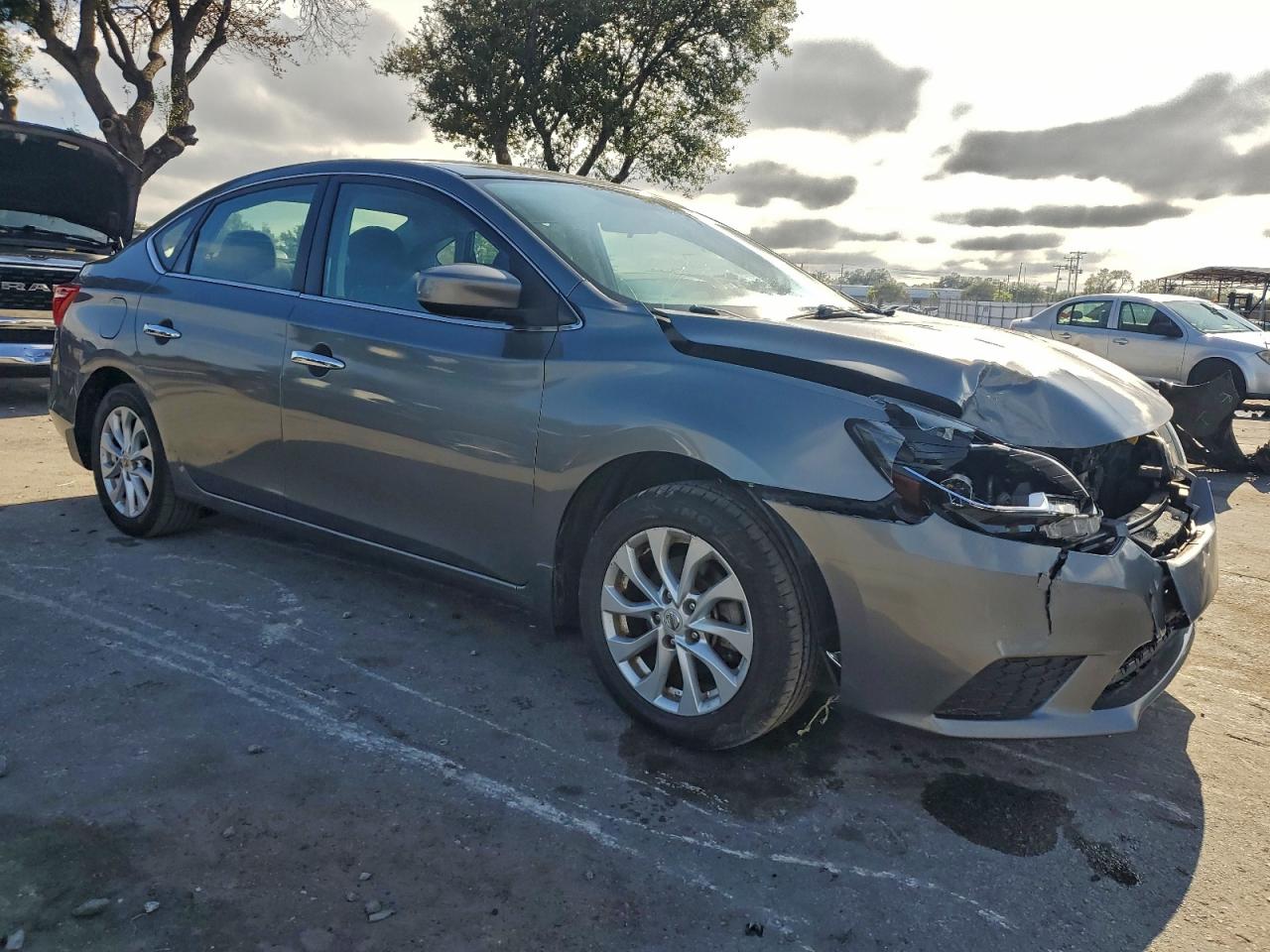 2019 NISSAN SENTRA S photo 4