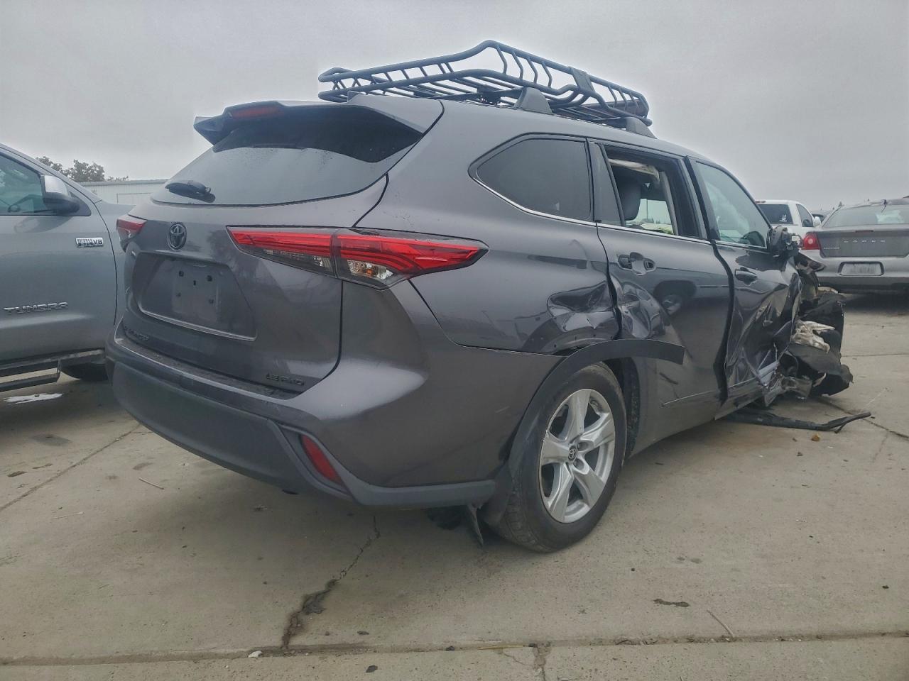 2022 TOYOTA HIGHLANDER L photo 3