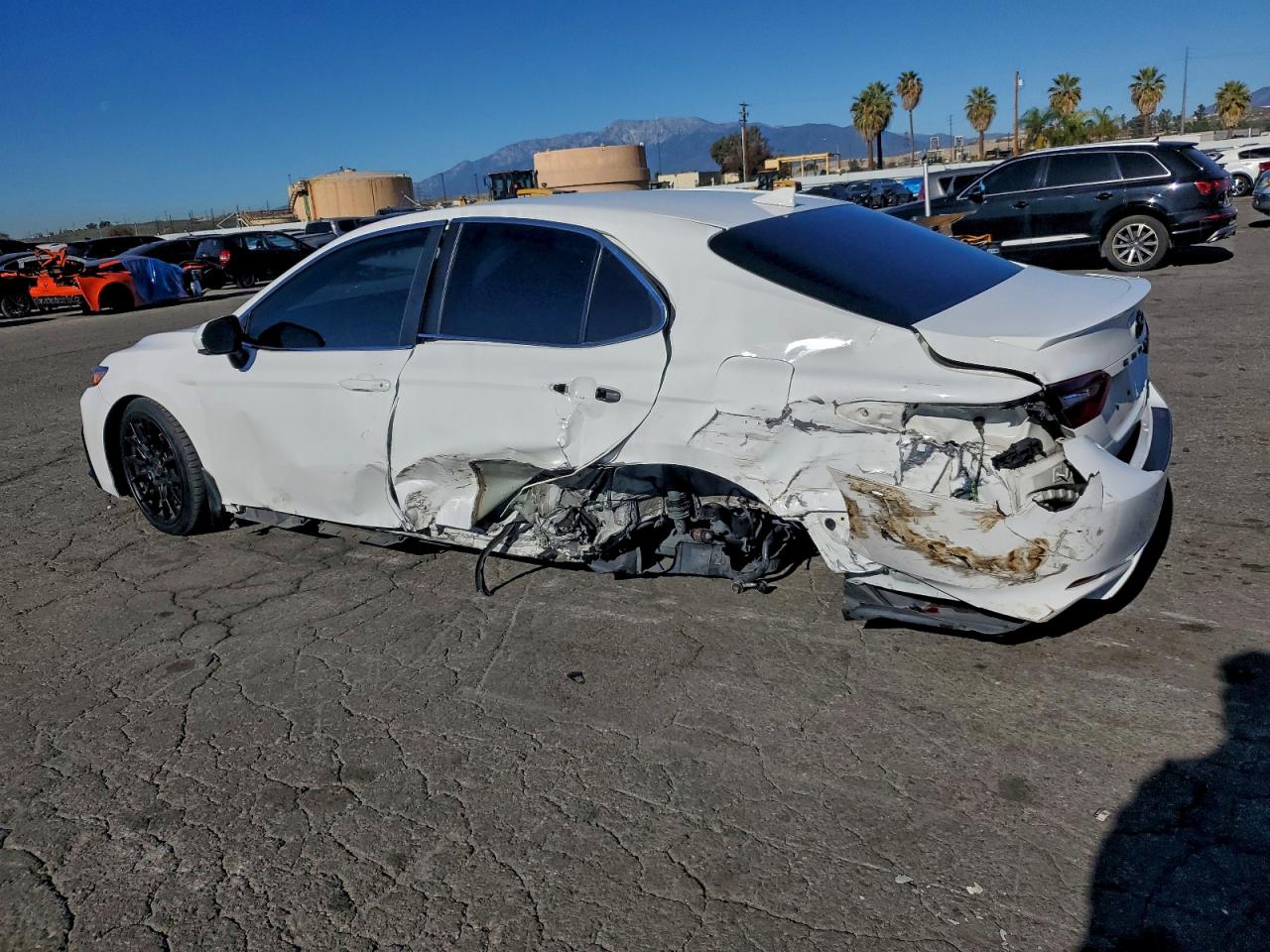 2021 TOYOTA CAMRY SE photo 2