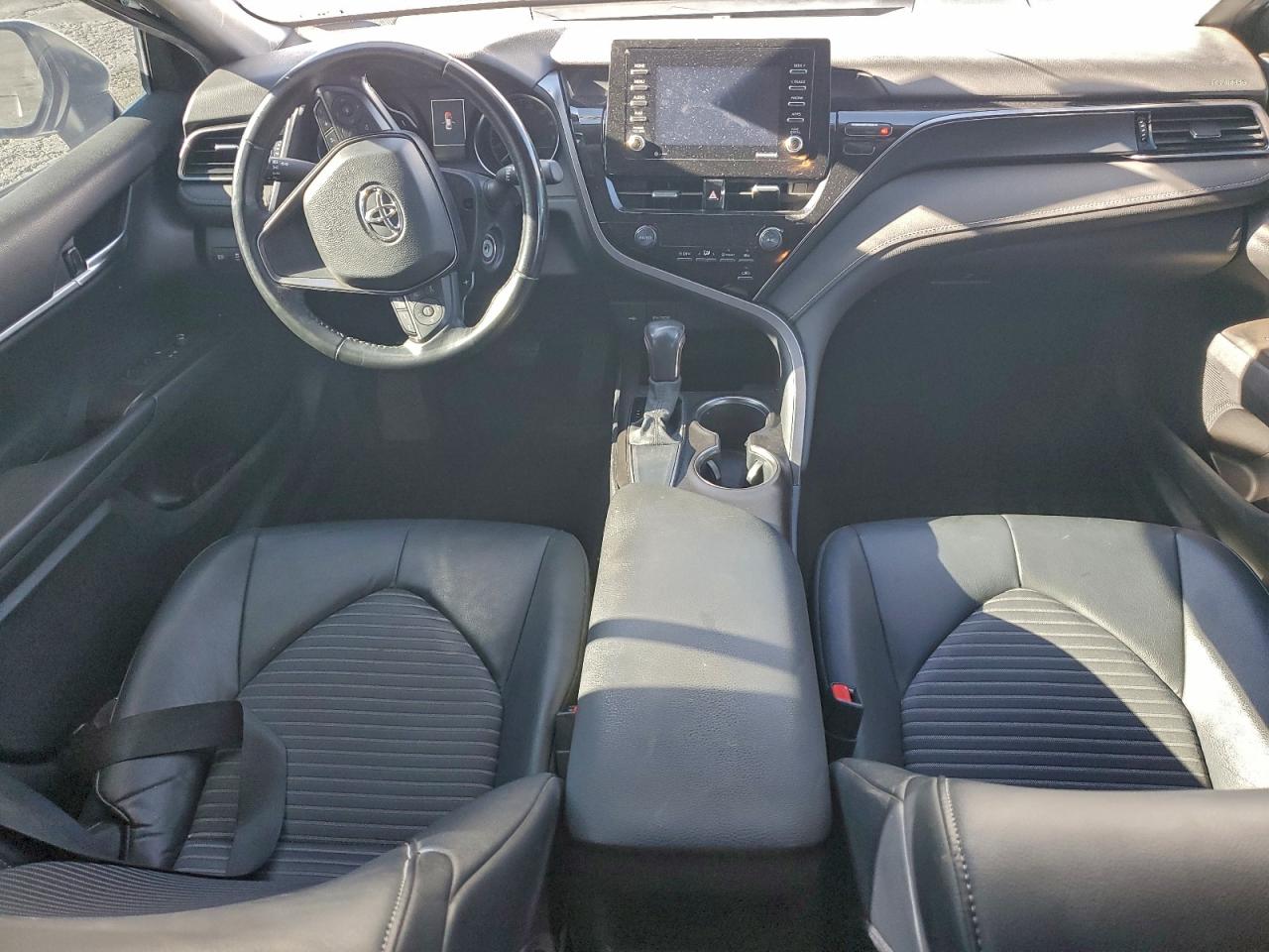 2021 TOYOTA CAMRY SE photo 8