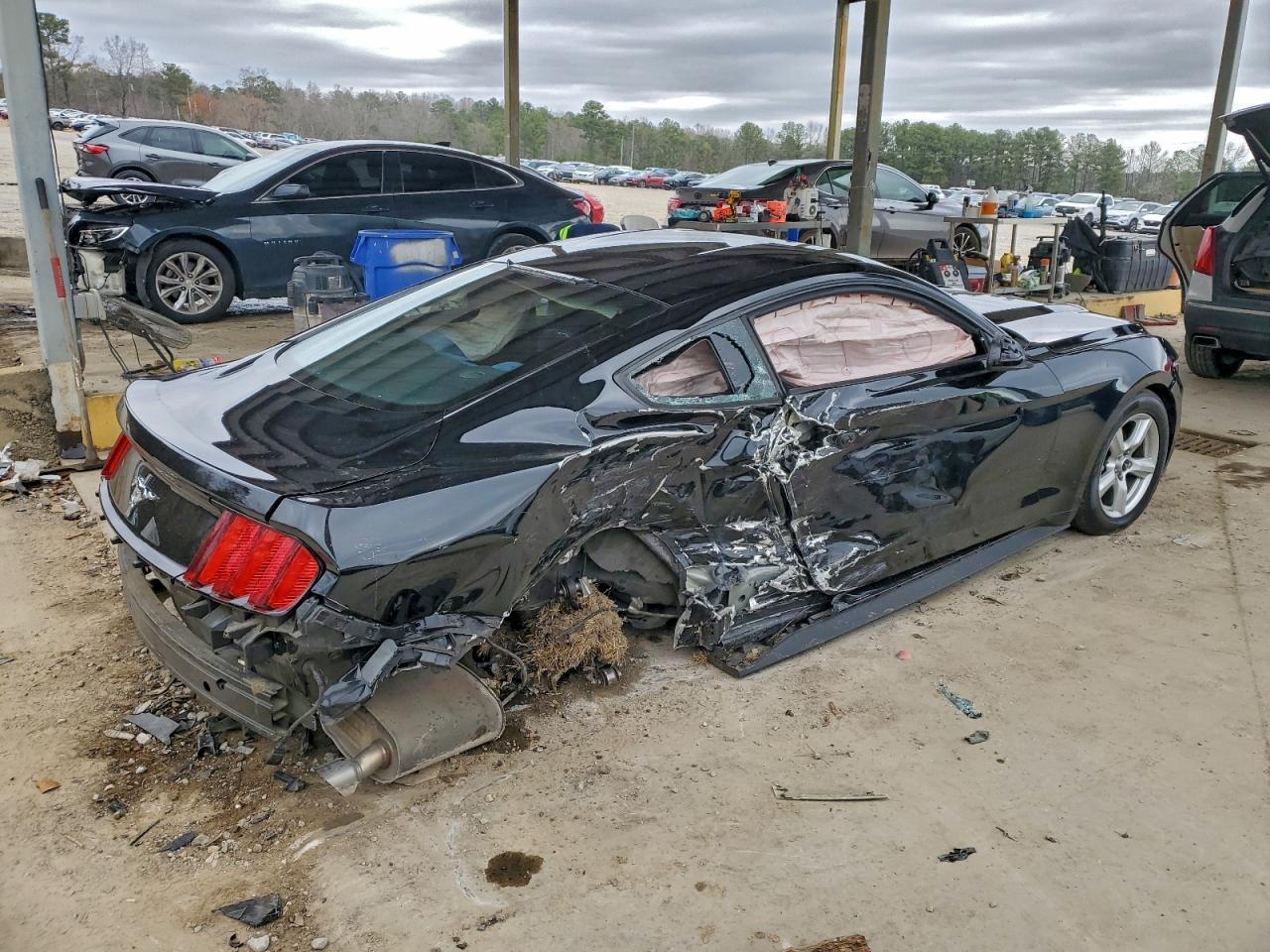 2017 FORD MUSTANG photo 3