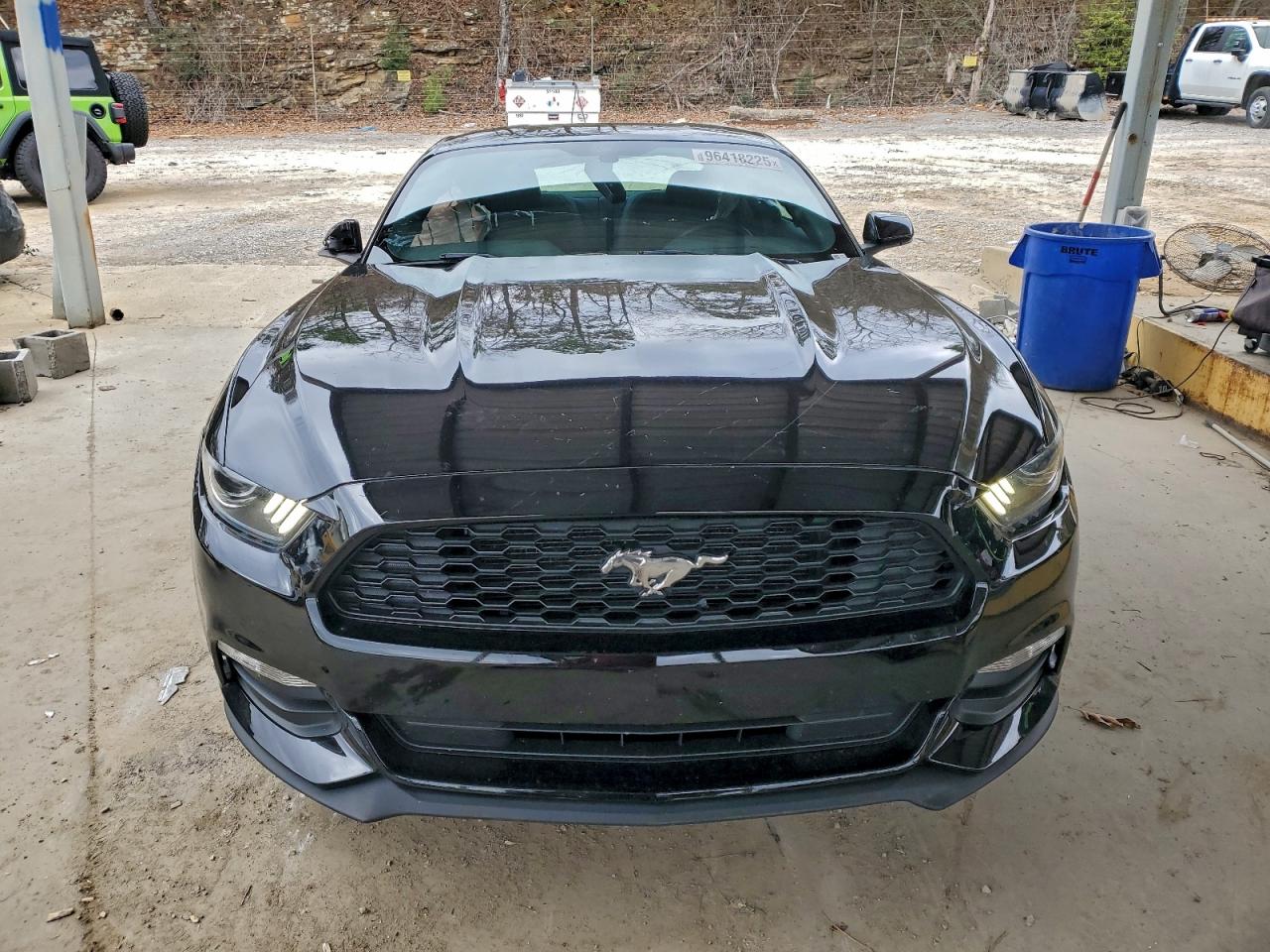 2017 FORD MUSTANG photo 5