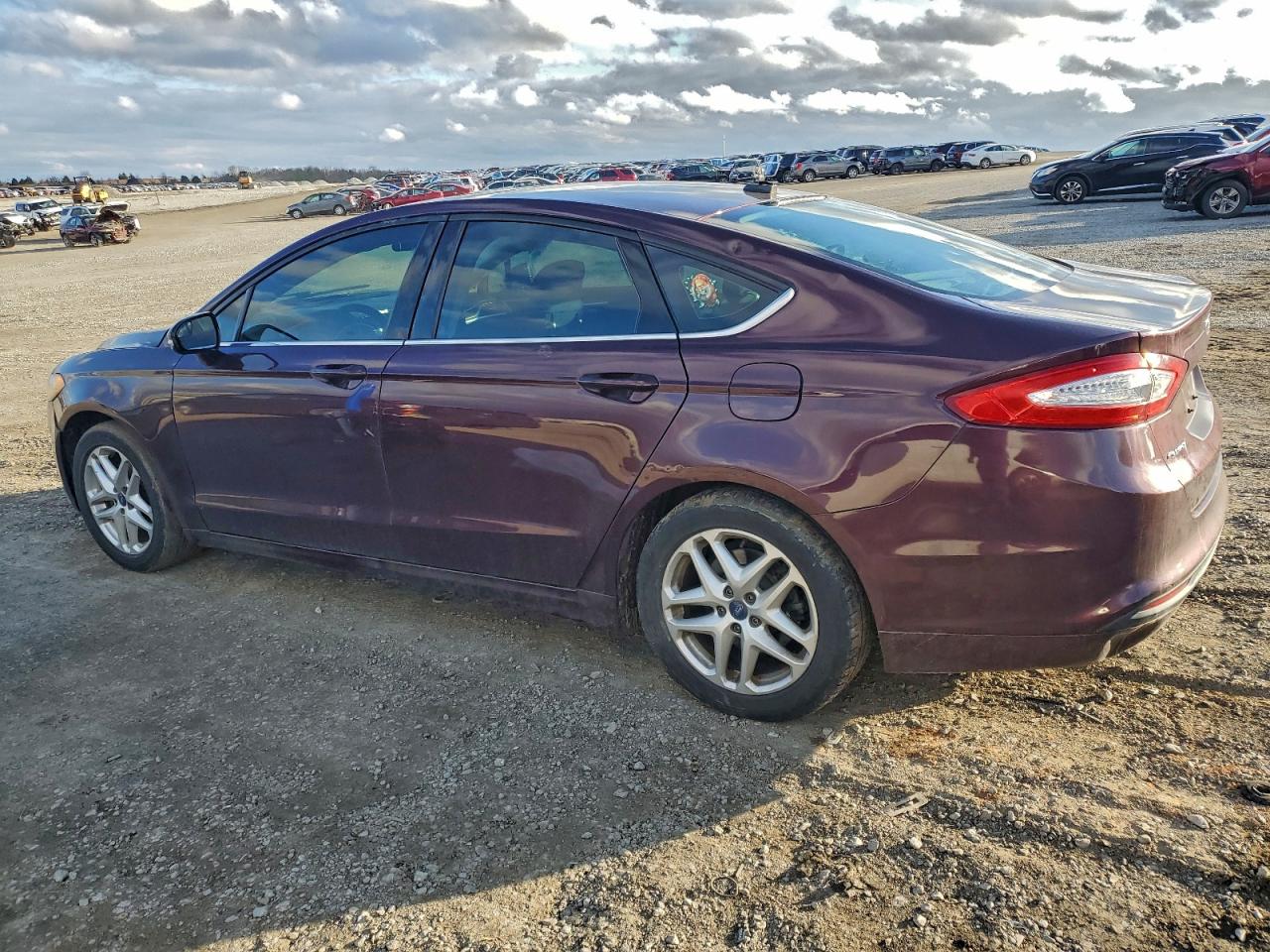 2013 FORD FUSION SE photo 2