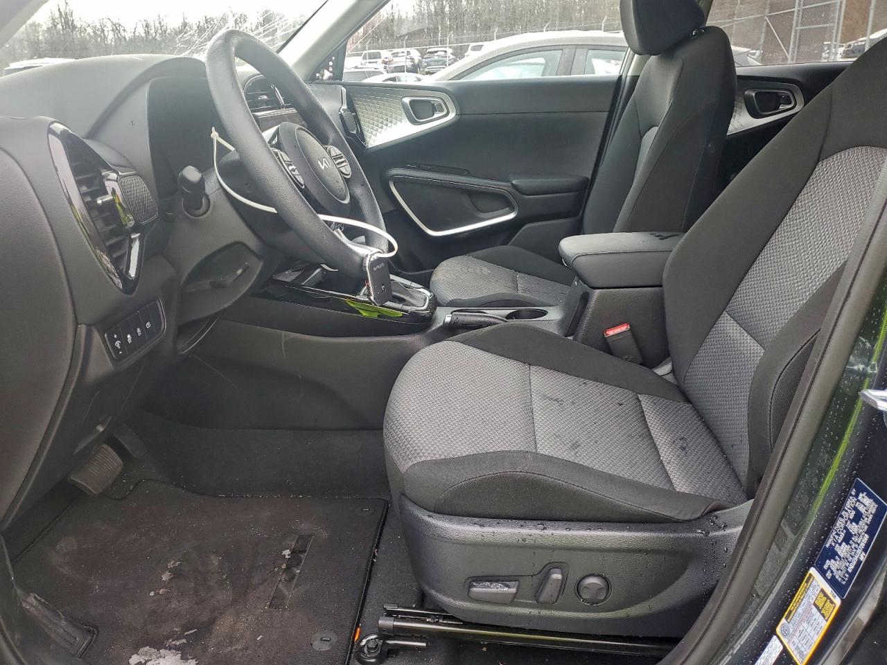 2025 KIA SOUL LX photo 7