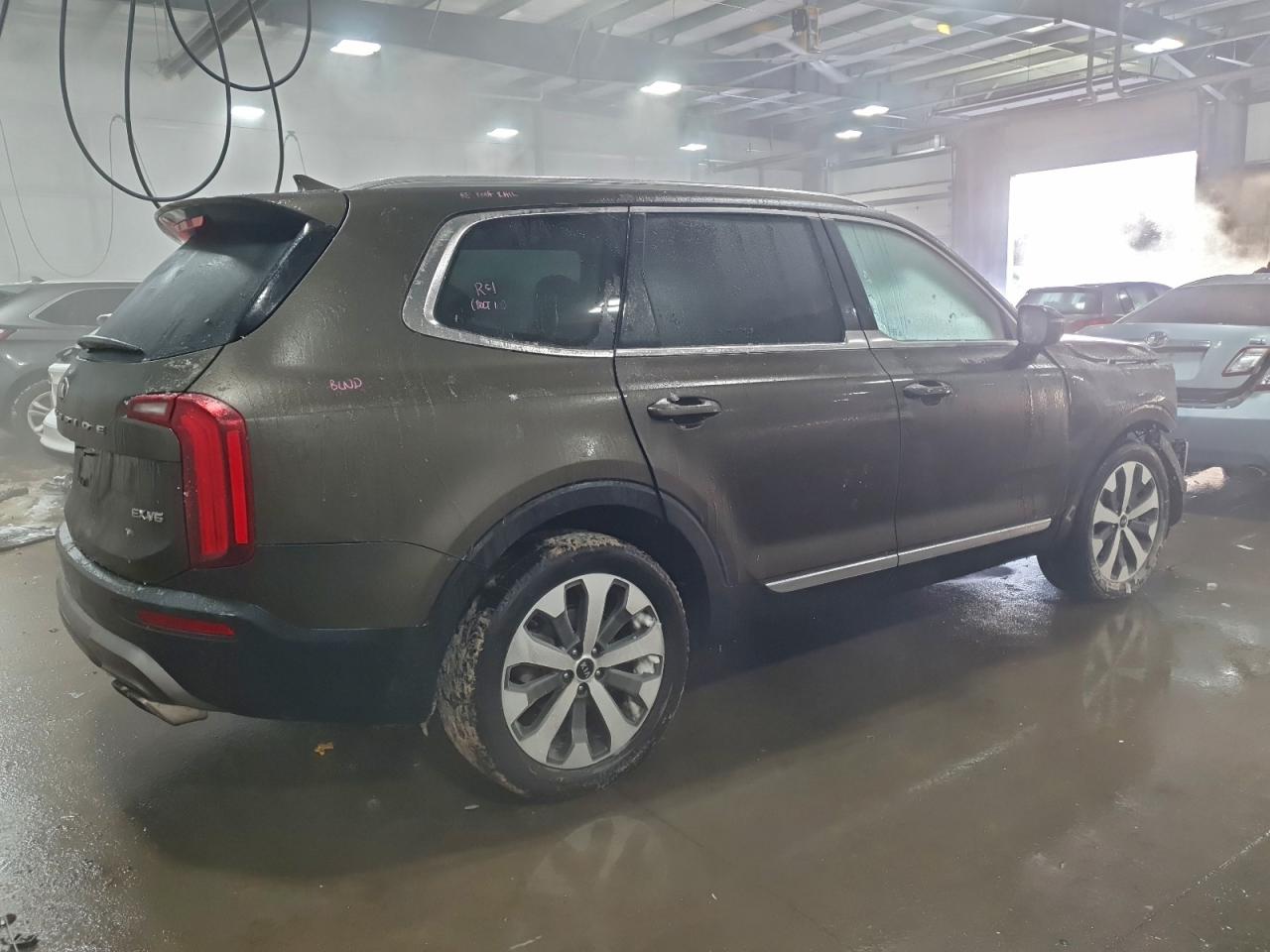 2021 KIA TELLURIDE EX photo 3