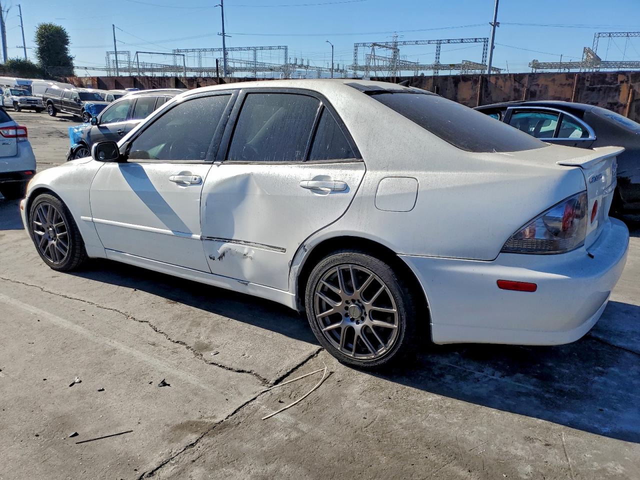 2003 LEXUS IS 300 photo 2