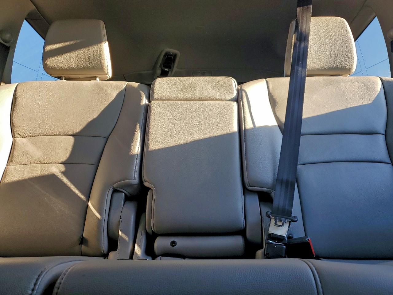 2016 HONDA PILOT TOURING photo 10