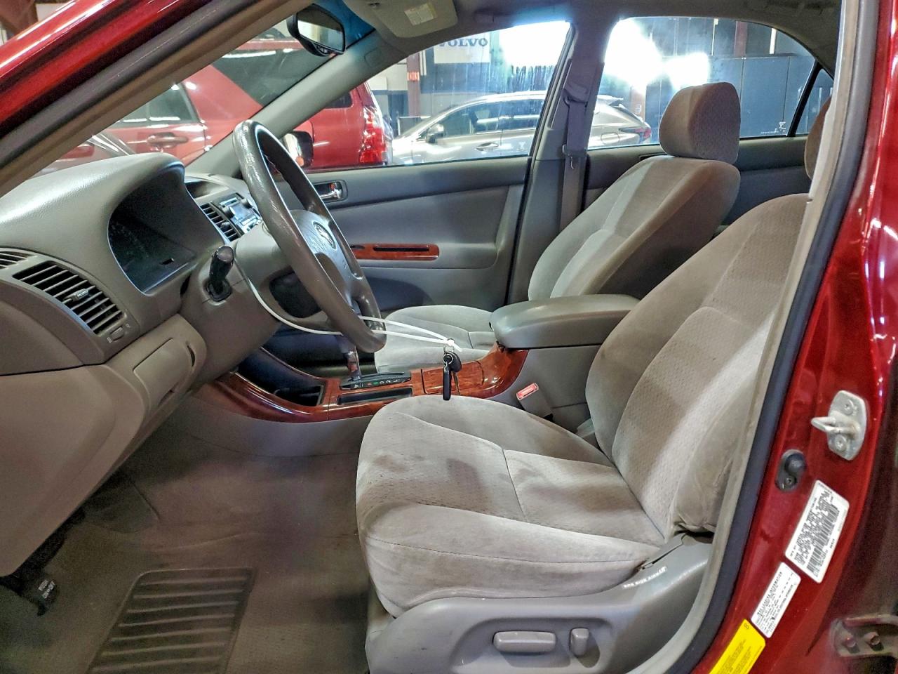 2002 TOYOTA CAMRY LE photo 7