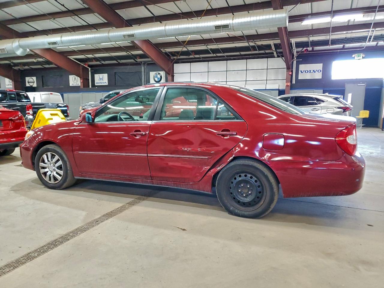 2002 TOYOTA CAMRY LE photo 2