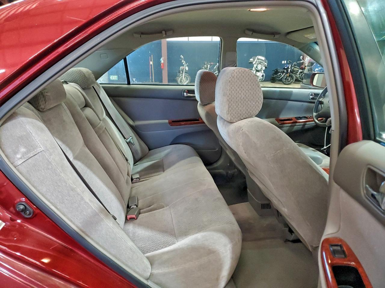 2002 TOYOTA CAMRY LE photo 10