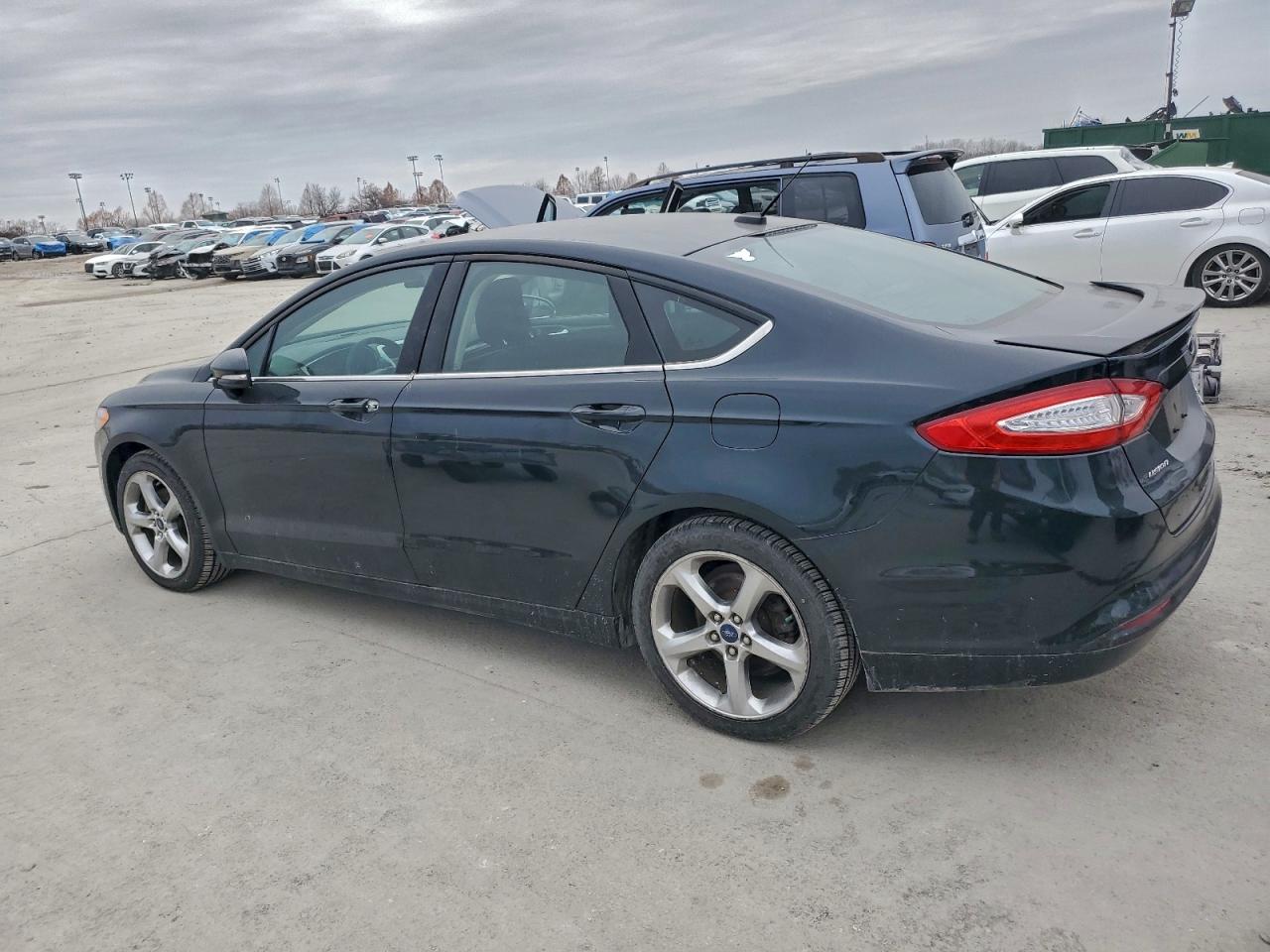 2014 FORD FUSION SE photo 2