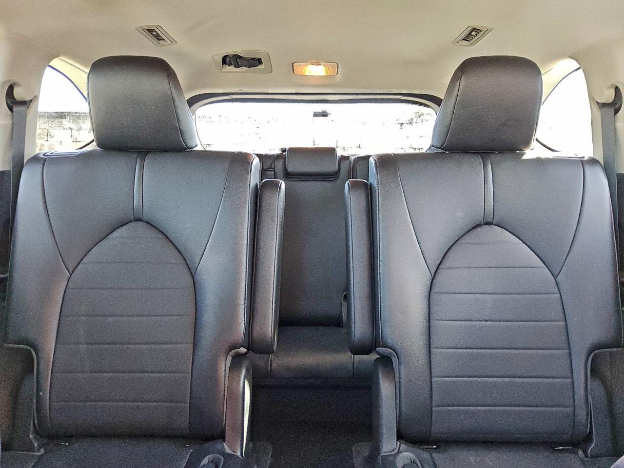 2021 TOYOTA HIGHLANDER XLE photo 10
