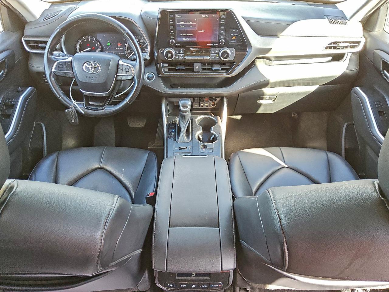 2021 TOYOTA HIGHLANDER XLE photo 8