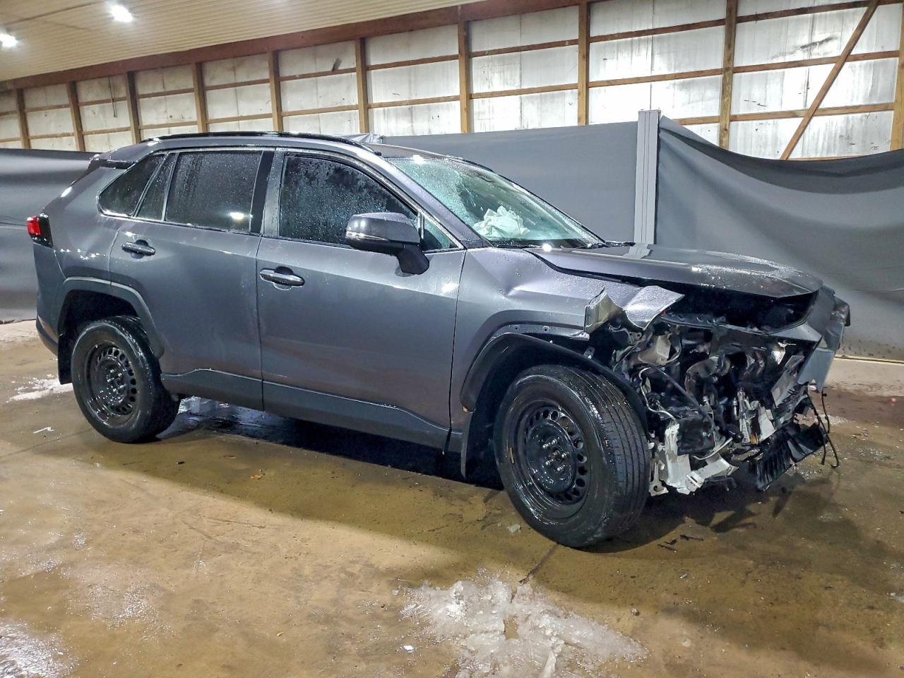 2021 TOYOTA RAV4 LE photo 4