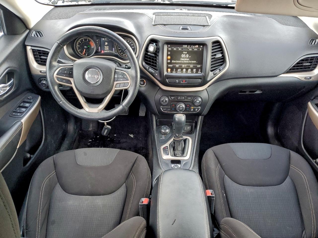 2017 JEEP CHEROKEE LATITUDE photo 8