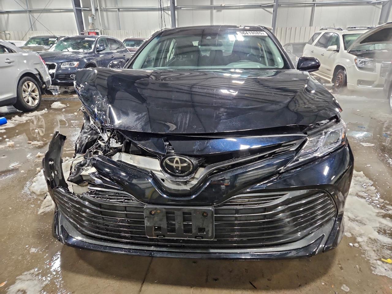 2018 TOYOTA CAMRY LE photo 5