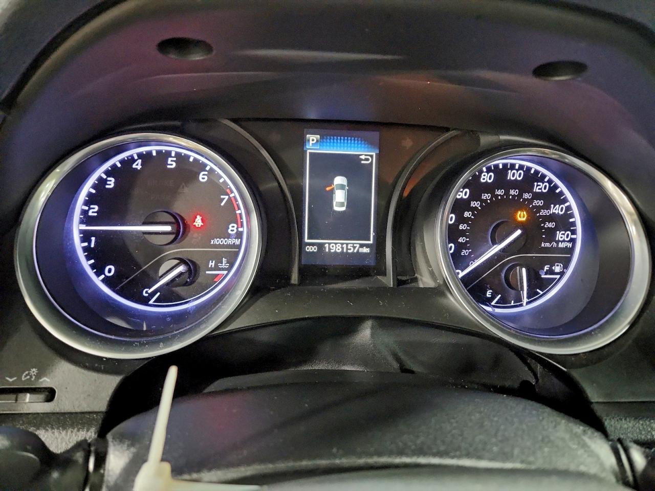 2018 TOYOTA CAMRY LE photo 9