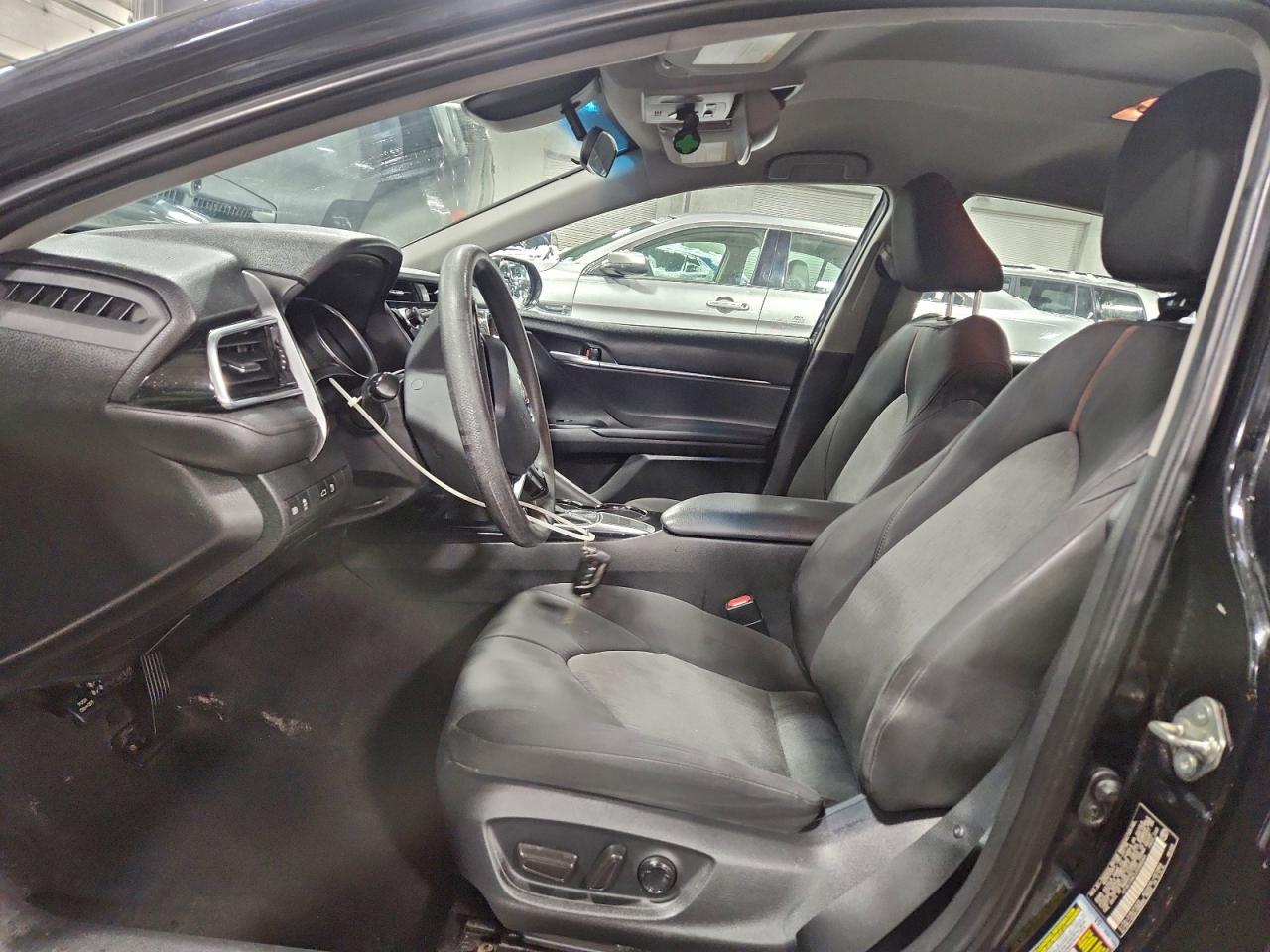 2018 TOYOTA CAMRY LE photo 7