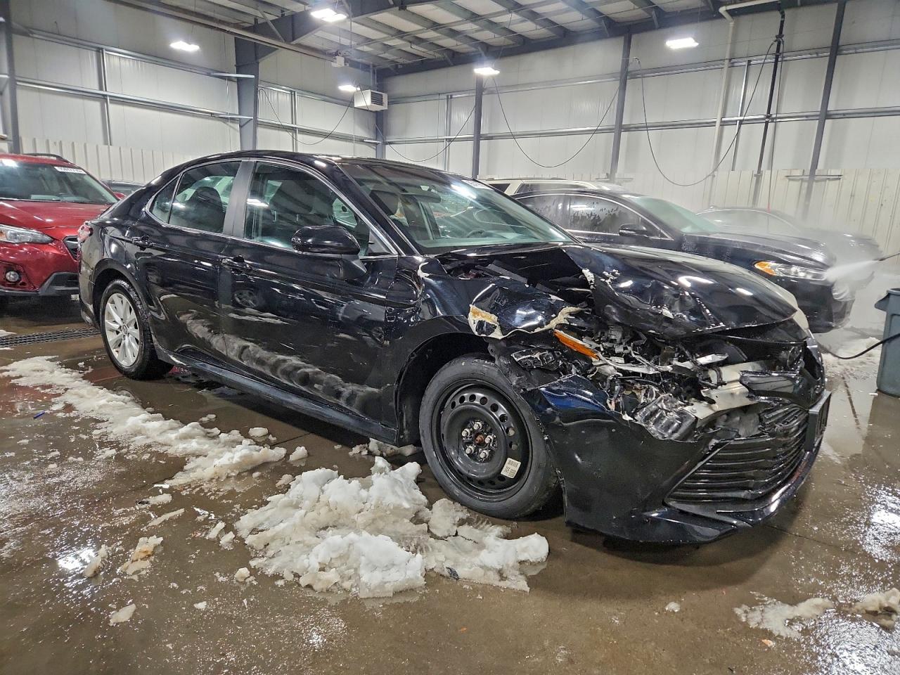 2018 TOYOTA CAMRY LE photo 4