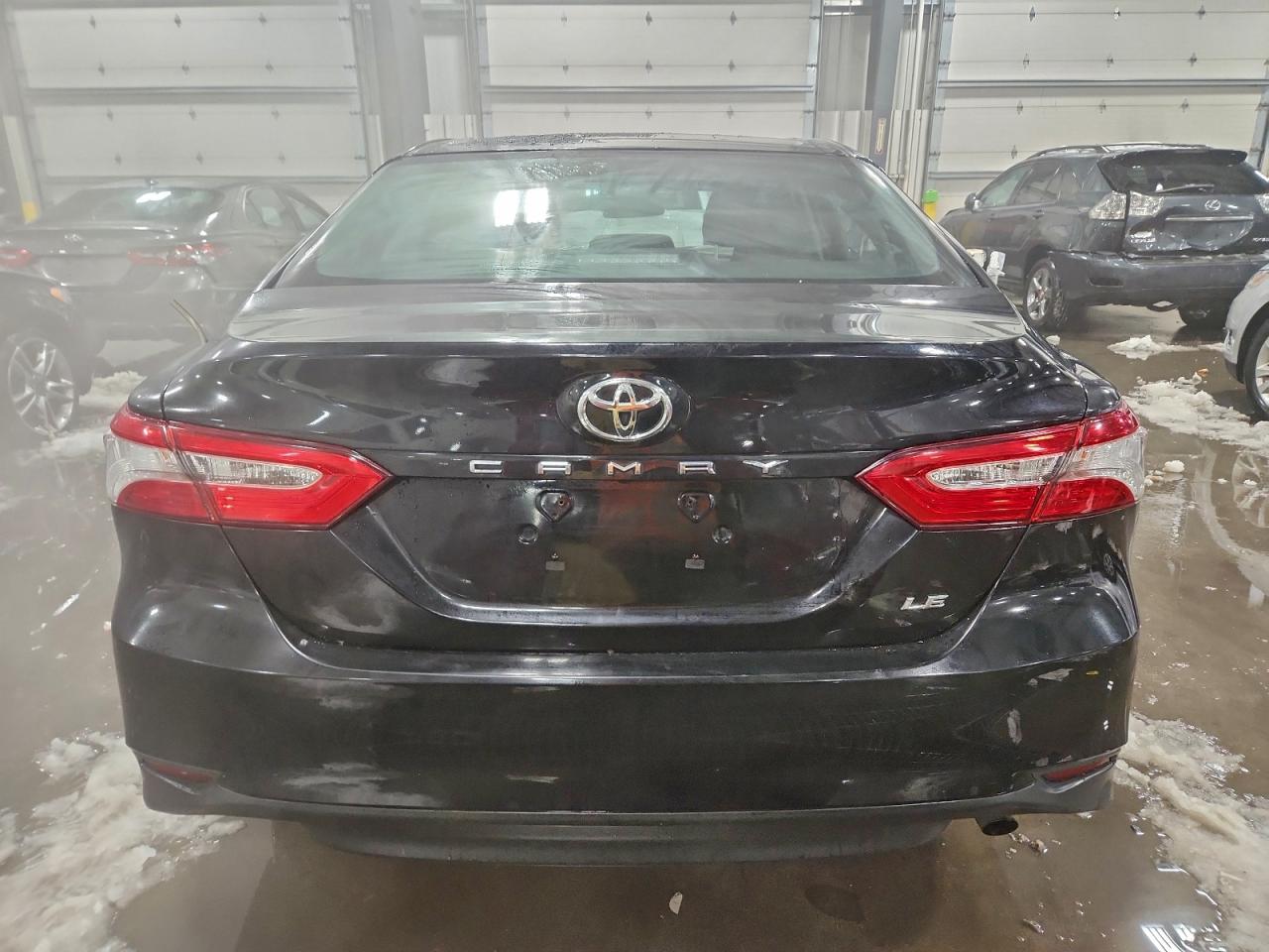 2018 TOYOTA CAMRY LE photo 6