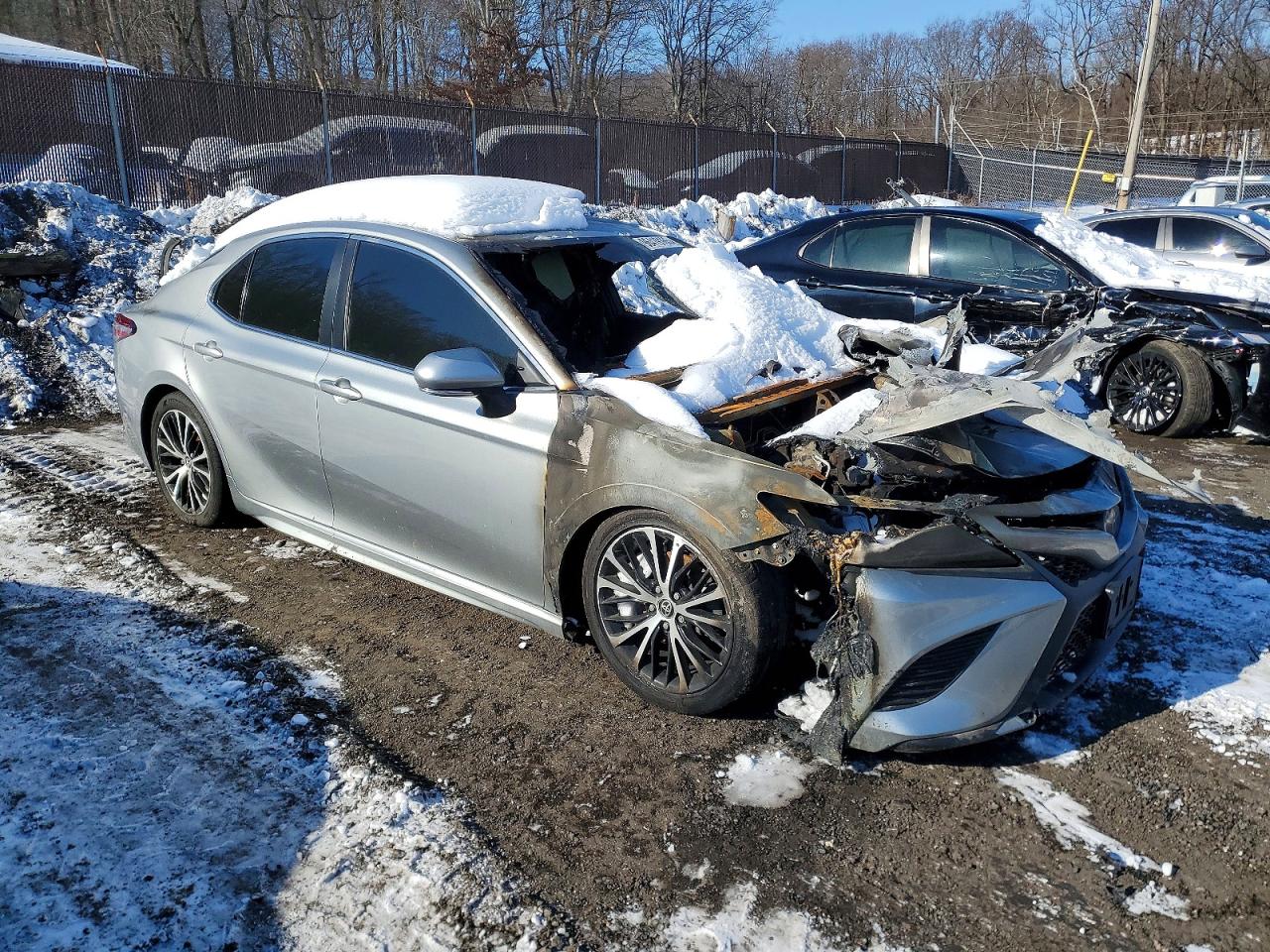 2020 TOYOTA CAMRY SE photo 7