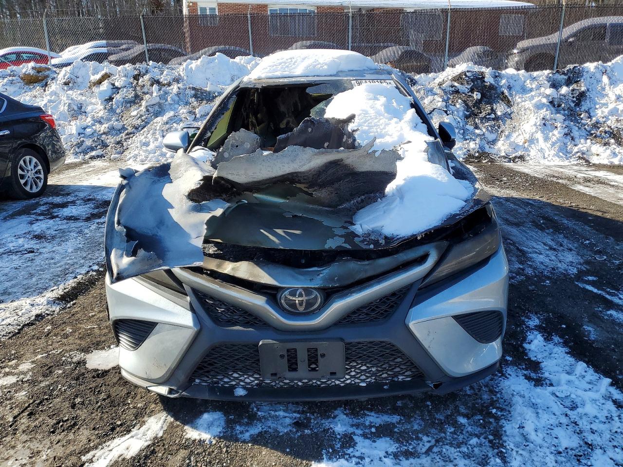 2020 TOYOTA CAMRY SE photo 9