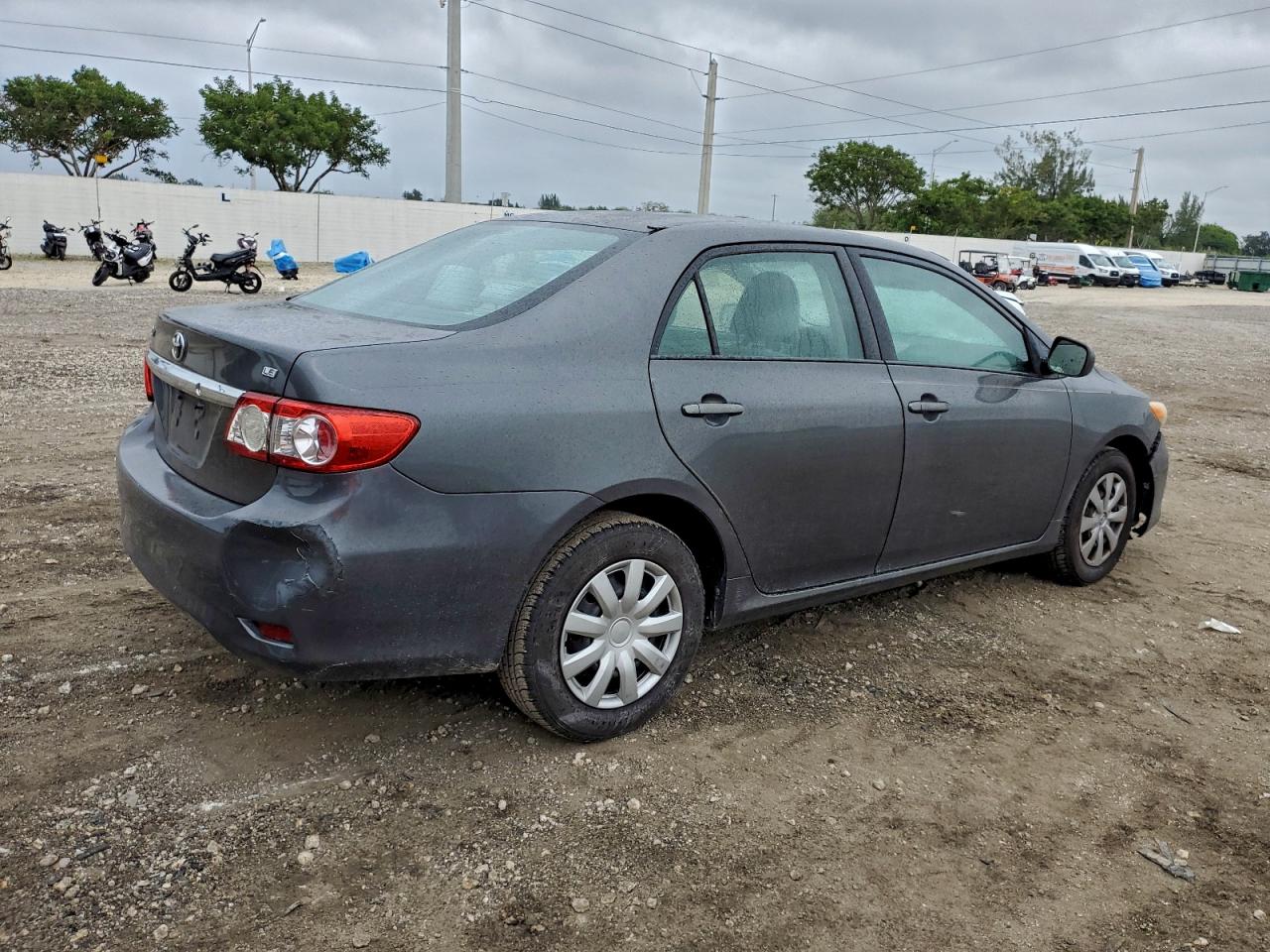 2011 TOYOTA COROLLA BASE photo 3