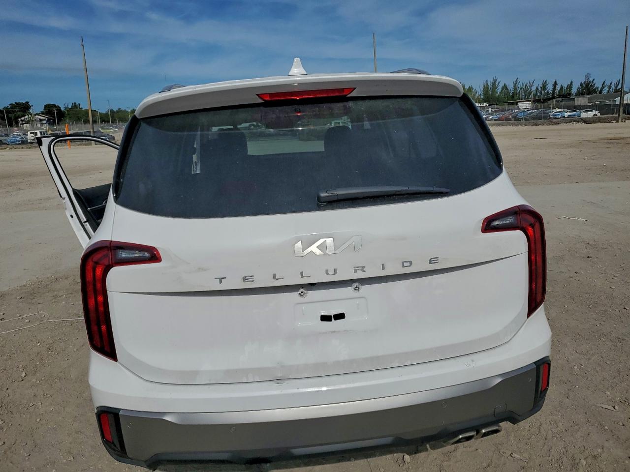 2025 KIA TELLURIDE S photo 6