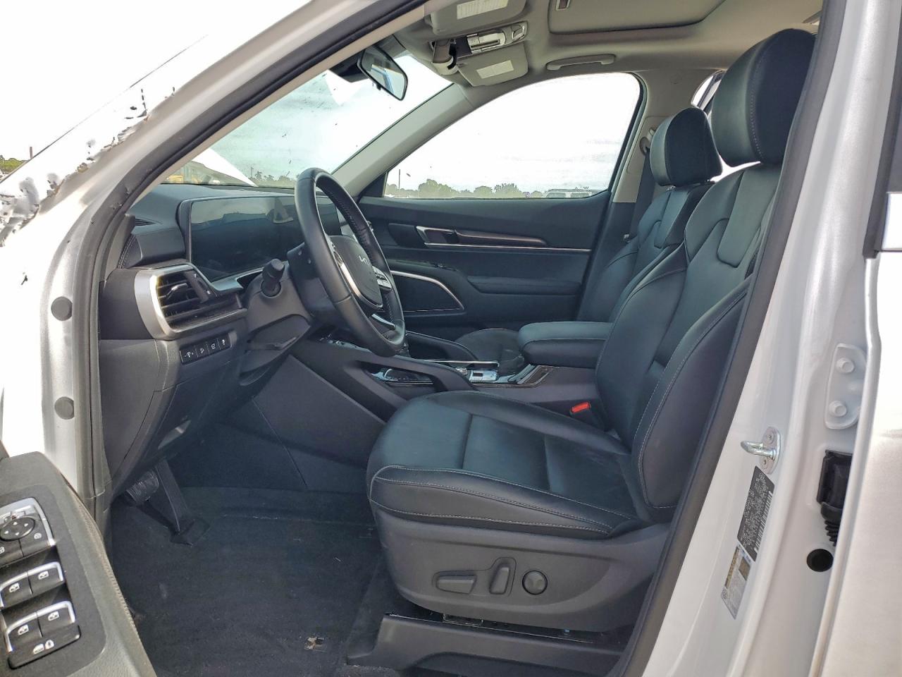 2025 KIA TELLURIDE S photo 7