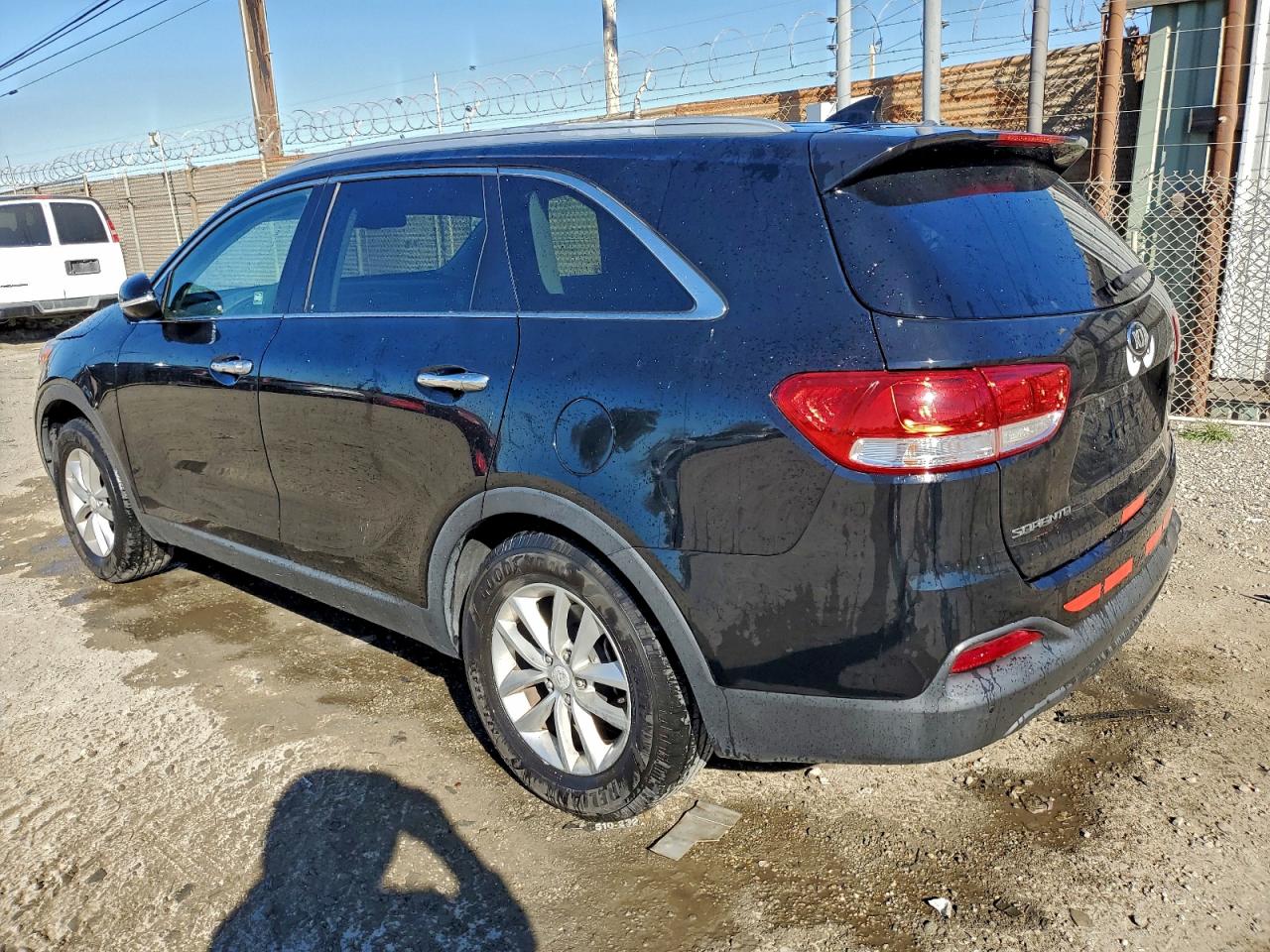2016 KIA SORENTO LX photo 2